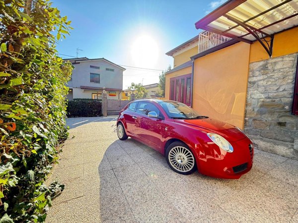 casa indipendente in vendita a Cologne