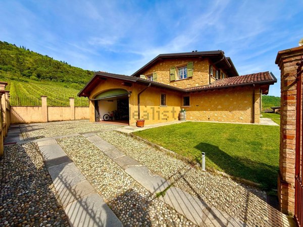 casa indipendente in vendita a Cologne