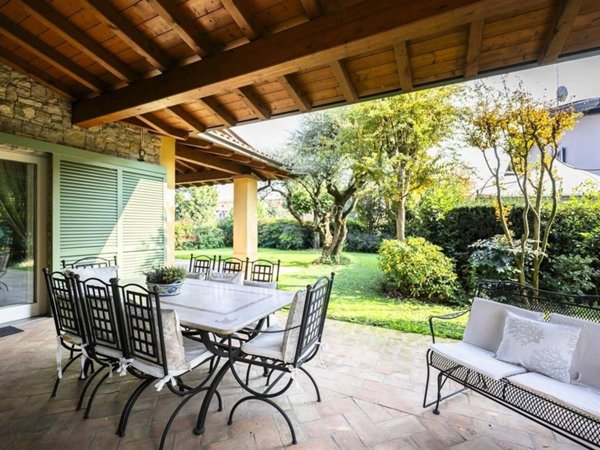 casa indipendente in vendita a Cologne