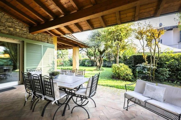 casa indipendente in vendita a Cologne