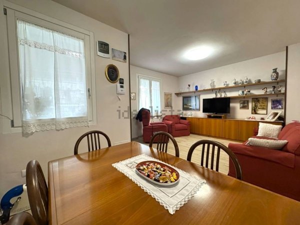 casa indipendente in vendita a Cologne