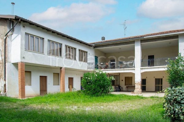 casale in vendita a Cologne