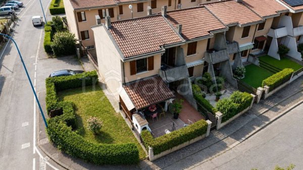 casa indipendente in vendita a Cologne