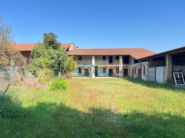 casale in vendita a Cologne
