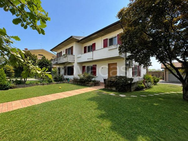 casa indipendente in vendita a Cologne