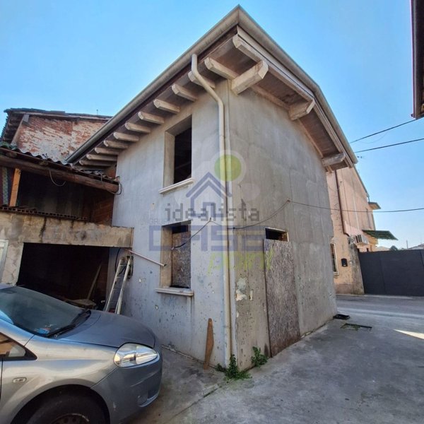 casa indipendente in vendita a Comezzano-Cizzago