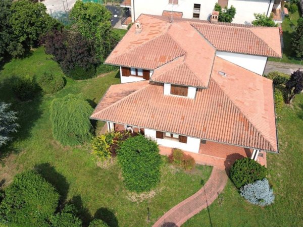 appartamento in vendita a Comezzano-Cizzago in zona Comezzano