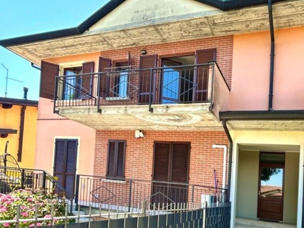 appartamento in vendita a Comezzano-Cizzago in zona Cizzago