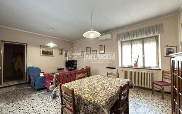 casa indipendente in vendita a Comezzano-Cizzago