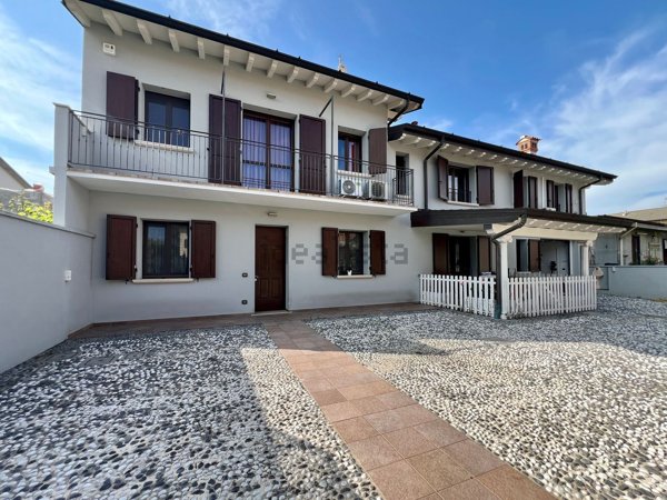 casa indipendente in vendita a Comezzano-Cizzago