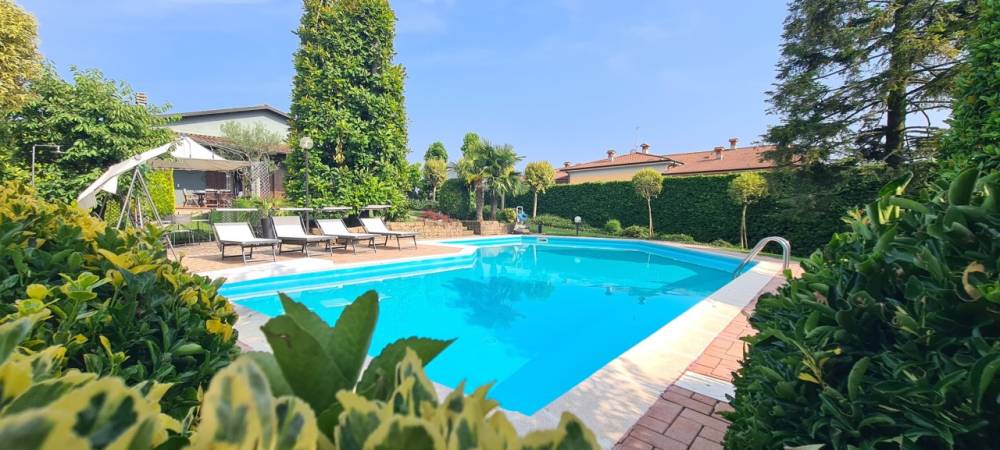 casa indipendente in vendita a Comezzano-Cizzago