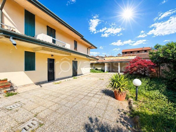 casa indipendente in vendita a Comezzano-Cizzago in zona Comezzano
