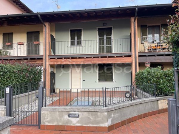 casa indipendente in vendita a Comezzano-Cizzago in zona Comezzano
