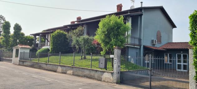 casa indipendente in vendita a Comezzano-Cizzago