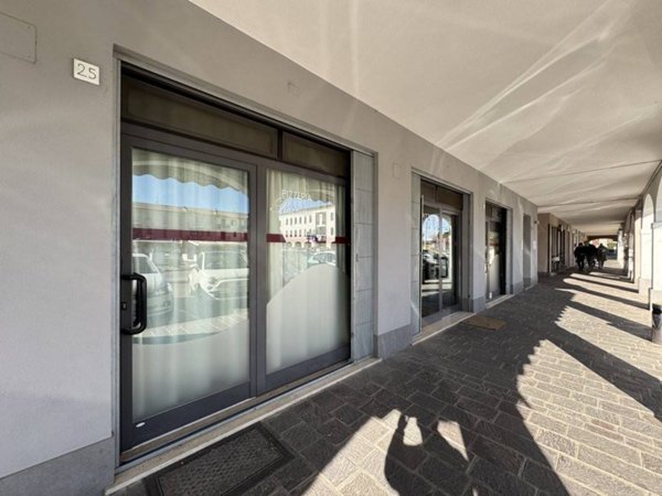 negozio in vendita a Comezzano-Cizzago in zona Comezzano