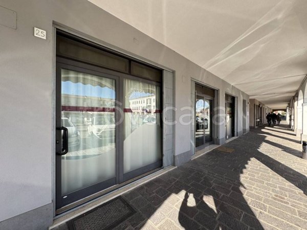 negozio in vendita a Comezzano-Cizzago