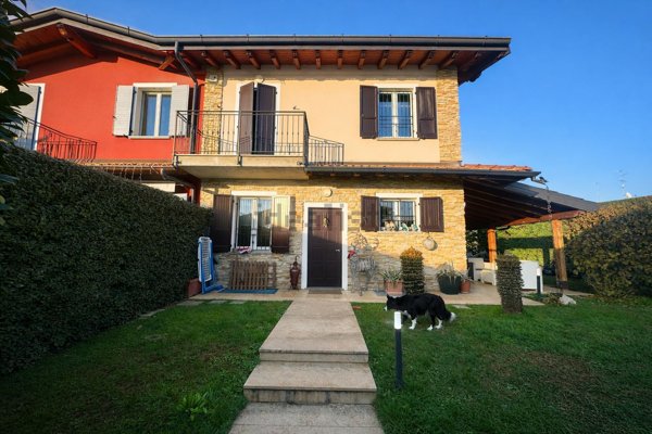 casa indipendente in vendita a Comezzano-Cizzago