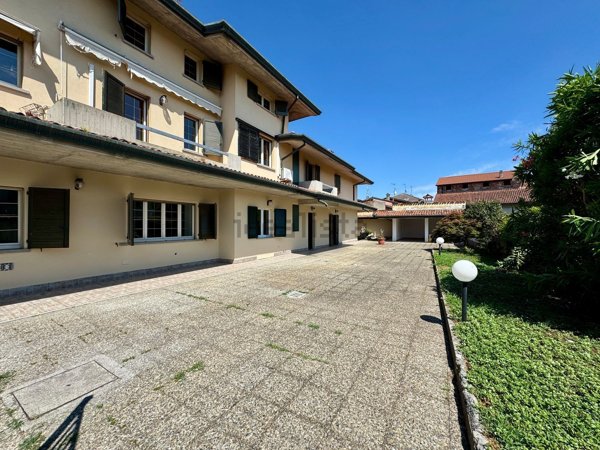 casa indipendente in vendita a Comezzano-Cizzago