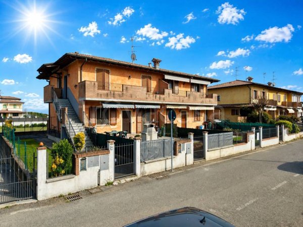 appartamento in vendita a Comezzano-Cizzago in zona Comezzano