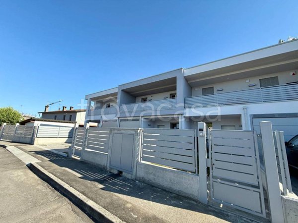 casa indipendente in vendita a Comezzano-Cizzago