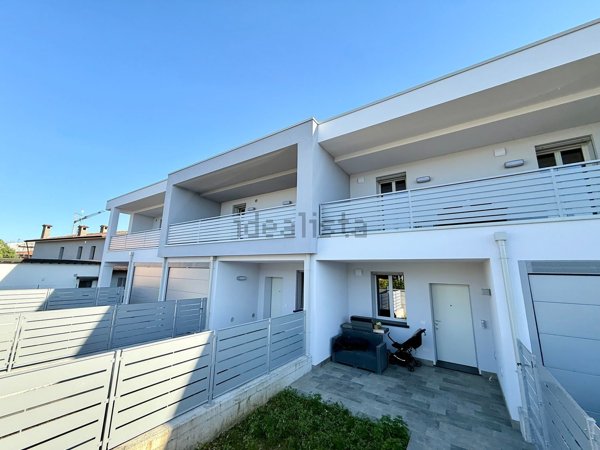 casa indipendente in vendita a Comezzano-Cizzago