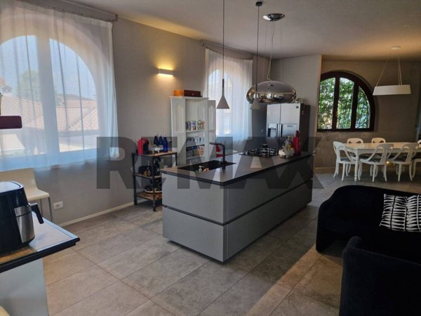 casa indipendente in vendita a Comezzano-Cizzago in zona Comezzano
