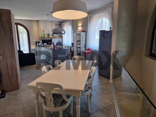 casa indipendente in vendita a Comezzano-Cizzago in zona Comezzano