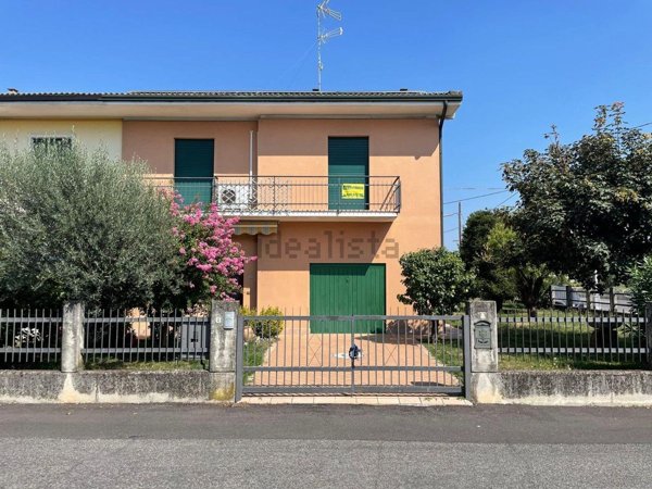 casa indipendente in vendita a Comezzano-Cizzago in zona Cizzago