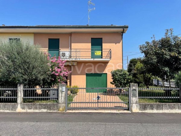 casa indipendente in vendita a Comezzano-Cizzago in zona Comezzano