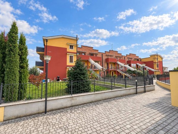appartamento in vendita a Comezzano-Cizzago in zona Comezzano