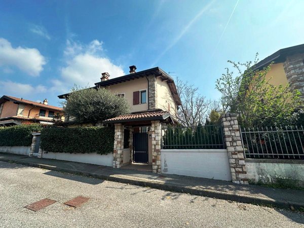 casa indipendente in vendita a Concesio in zona Roncaglie