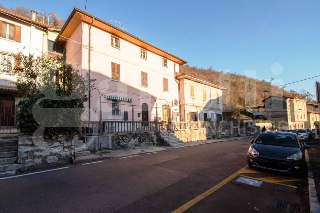 appartamento in vendita a Concesio in zona Costorio