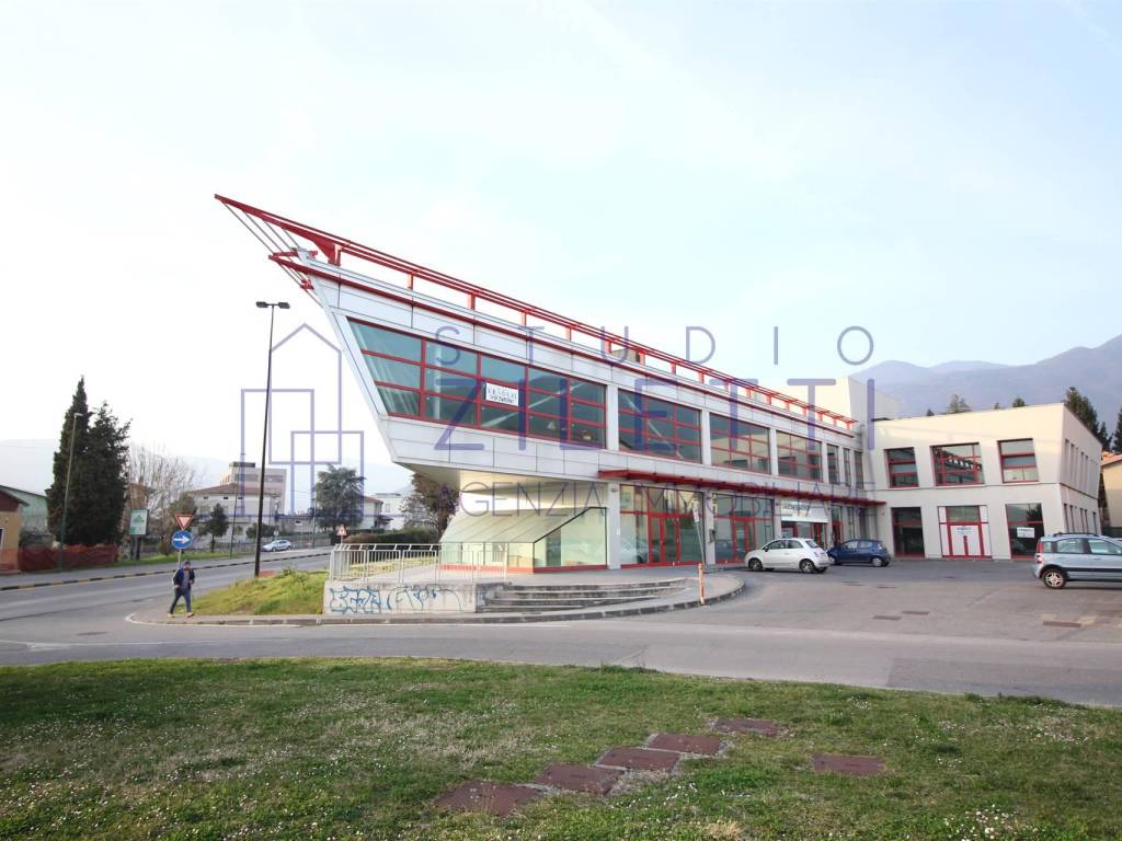 negozio in vendita a Concesio in zona Campagnole