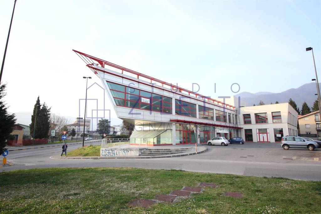 negozio in vendita a Concesio in zona Campagnole