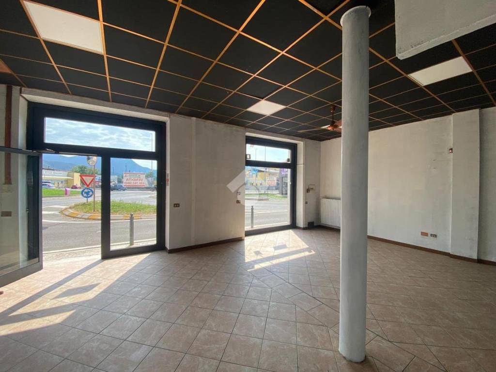 negozio in vendita a Concesio