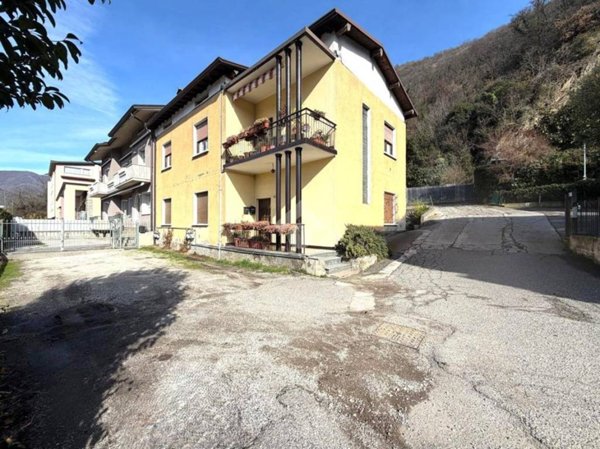 appartamento in vendita a Concesio in zona Costorio