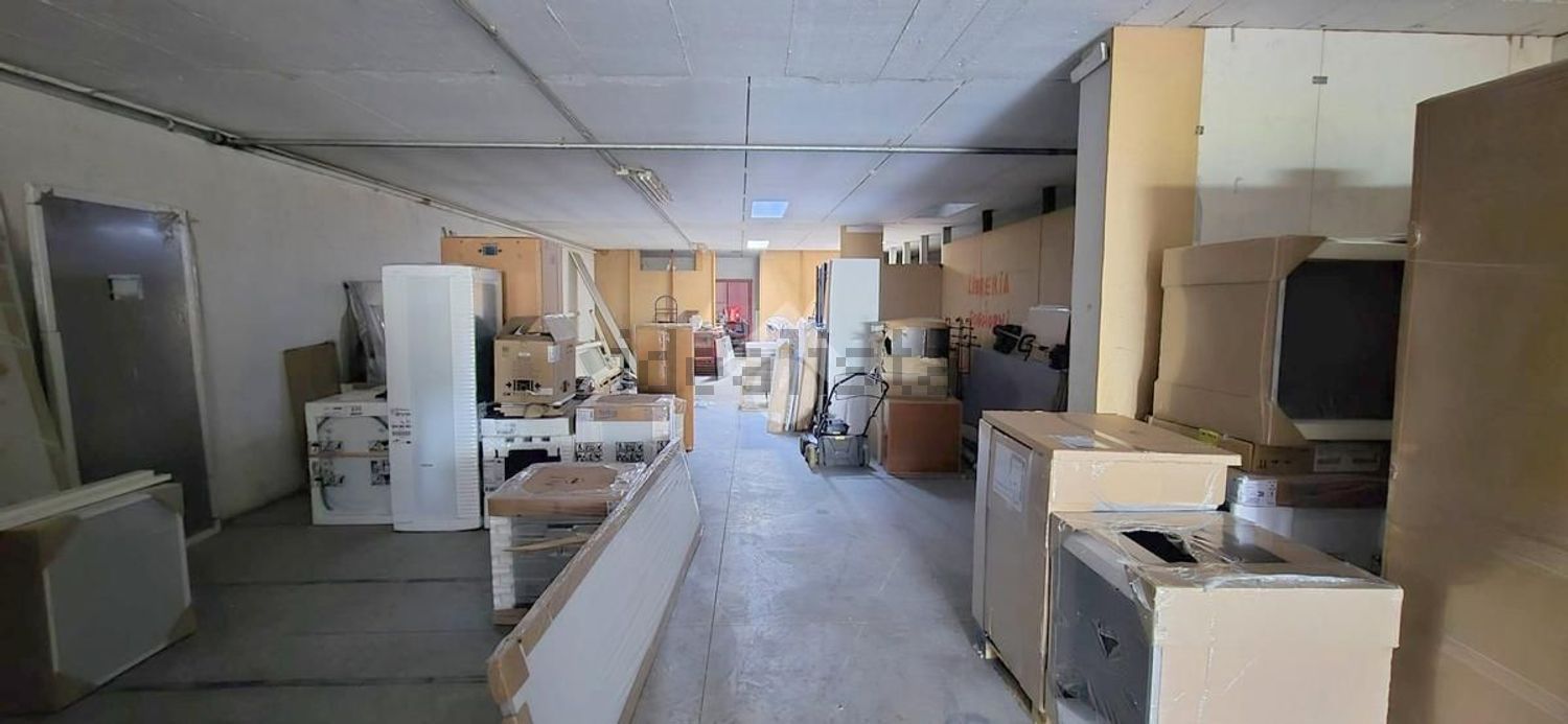 locale di sgombero in vendita a Concesio