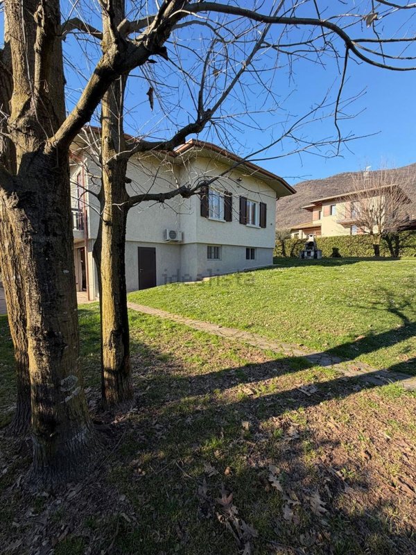 casa indipendente in vendita a Concesio in zona Roncaglie