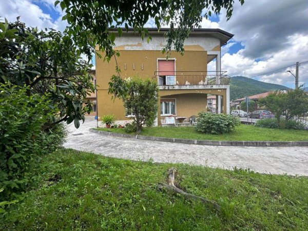 intera palazzina in vendita a Concesio