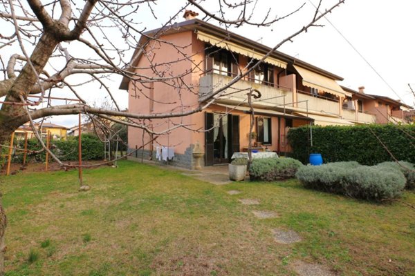 casa indipendente in vendita a Corte Franca in zona Colombaro