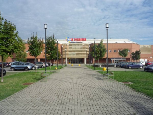 negozio in vendita a Corte Franca