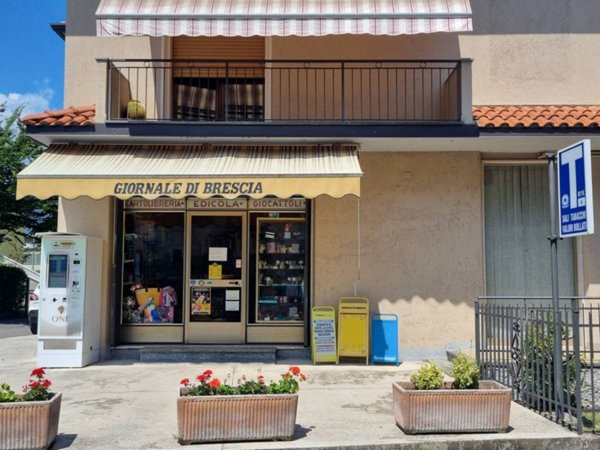 negozio in vendita a Corte Franca in zona Colombaro