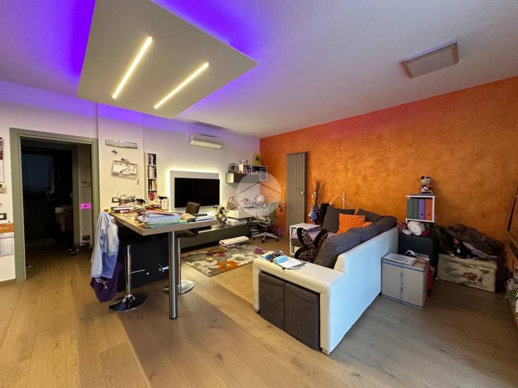 appartamento in vendita a Corte Franca in zona Colombaro