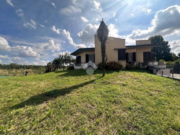 casa indipendente in vendita a Corte Franca in zona Borgonato