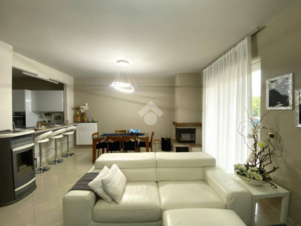 casa indipendente in vendita a Corte Franca