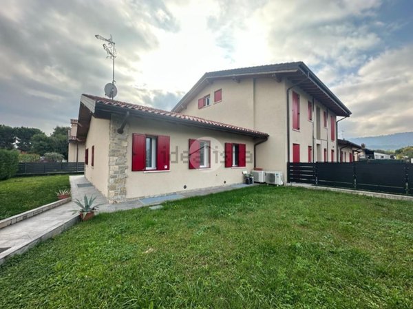 casa indipendente in vendita a Corte Franca