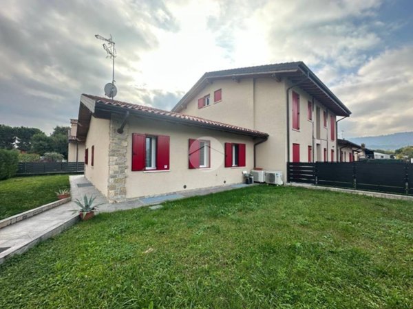 casa indipendente in vendita a Corte Franca in zona Colombaro