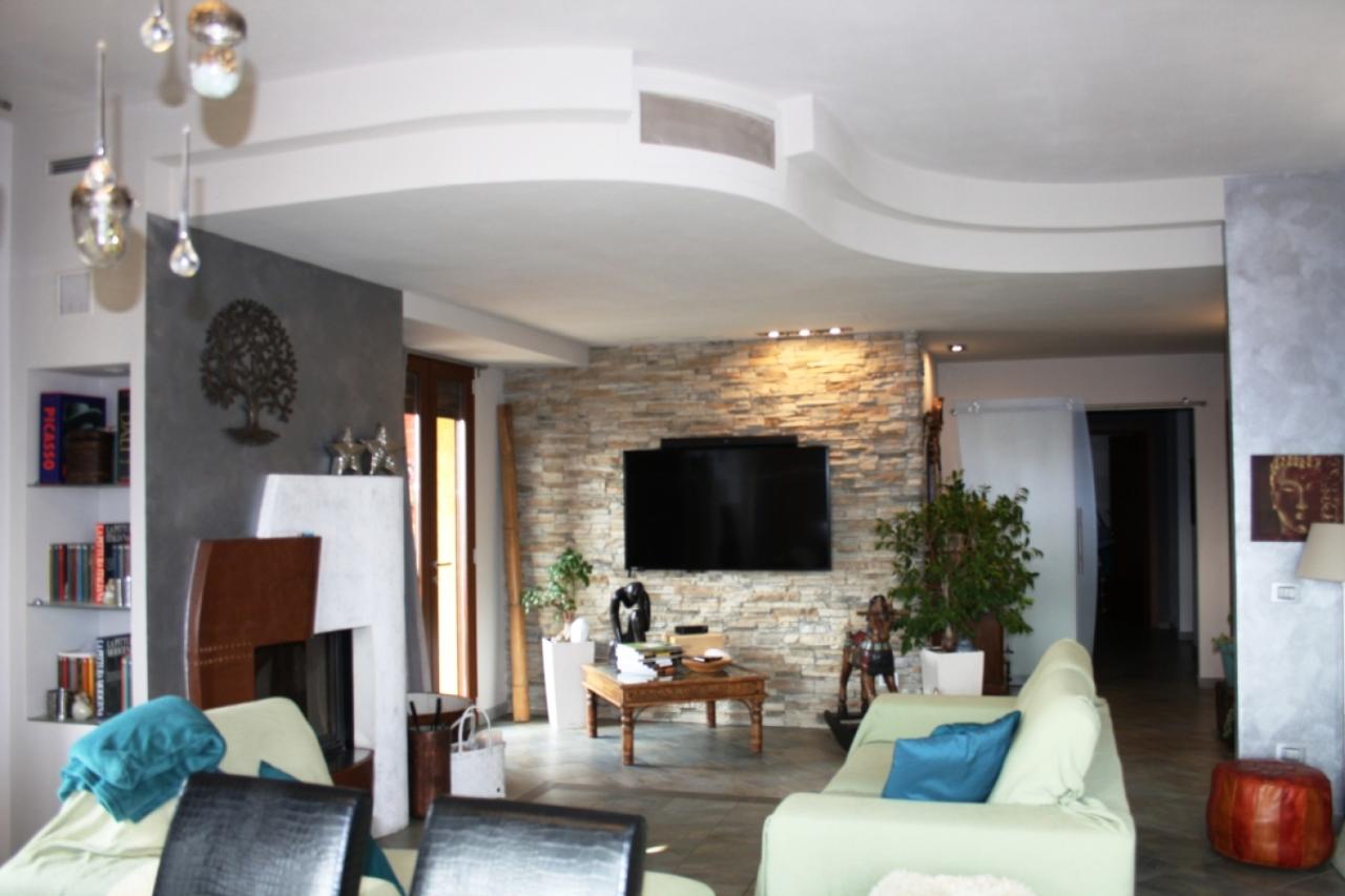 casa indipendente in vendita a Corte Franca