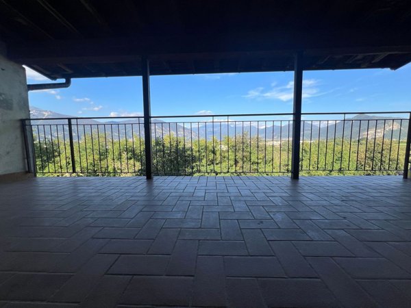 appartamento in vendita a Corte Franca in zona Colombaro