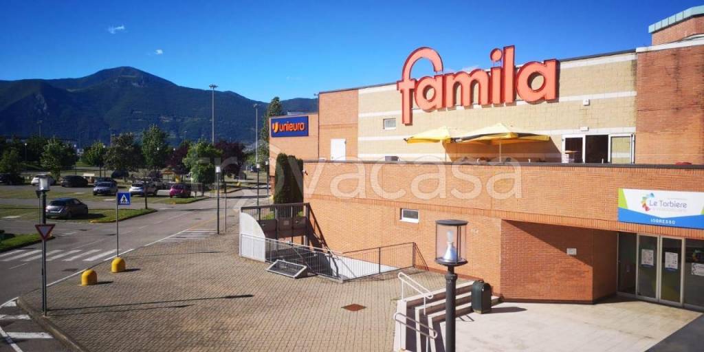 negozio in vendita a Corte Franca in zona Nigoline Bonomelli